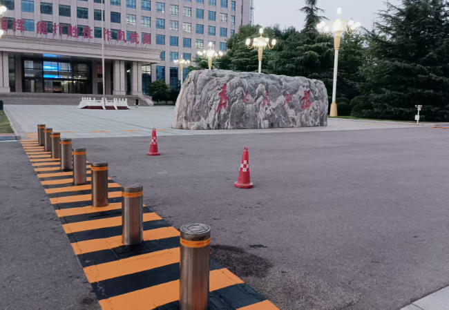 沃盾升降柱：20年千余项目背书，政务/校园/医院的安全标配