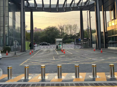 筑牢城市通道安防防线 —— 北京北奥特升降柱运维专项服务介绍